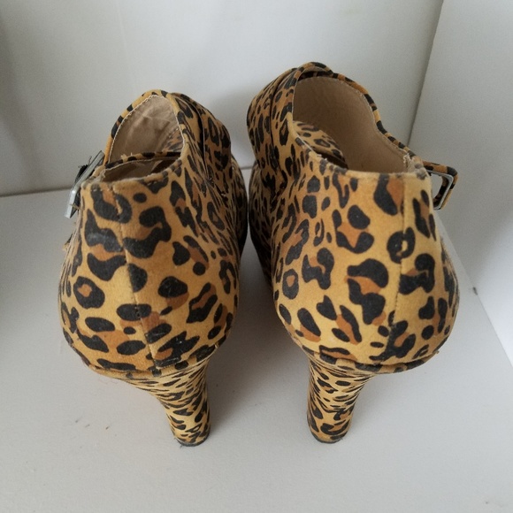 Shoes - Picture 3 of 3